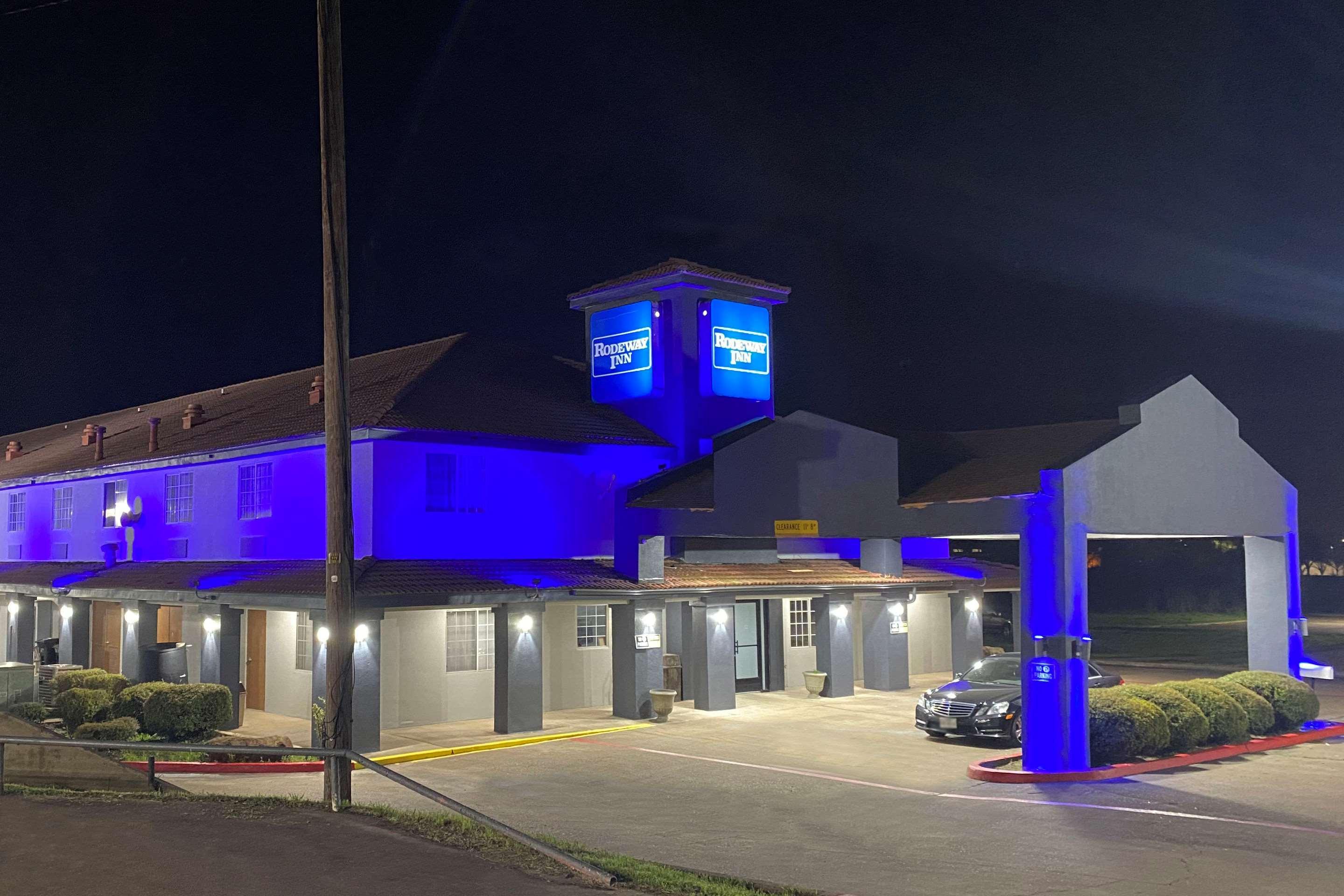 Rodeway Inn Stephenville Ngoại thất bức ảnh