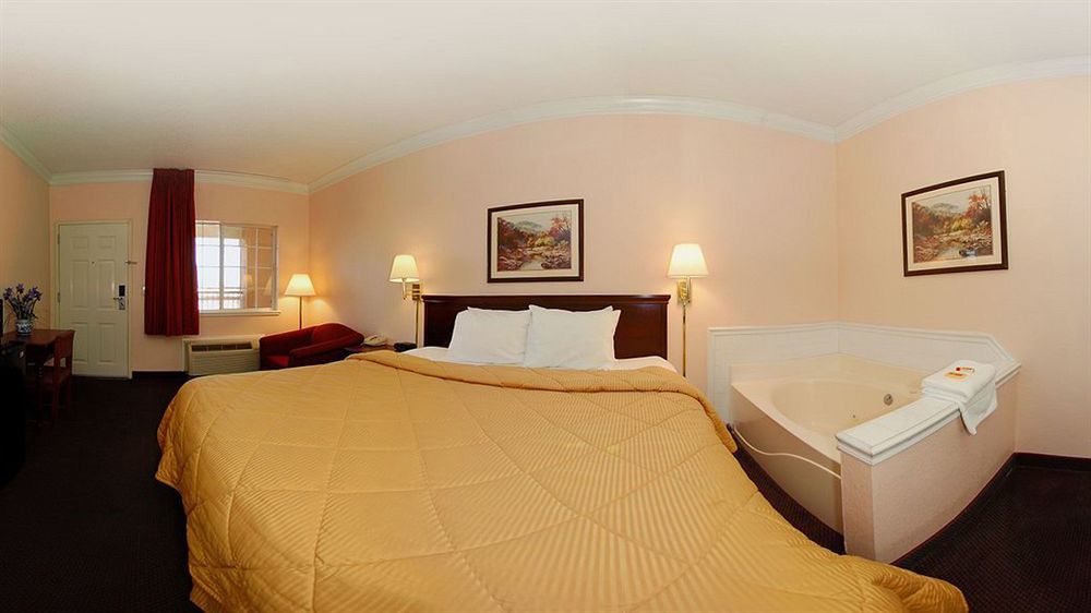 Rodeway Inn Stephenville Ngoại thất bức ảnh
