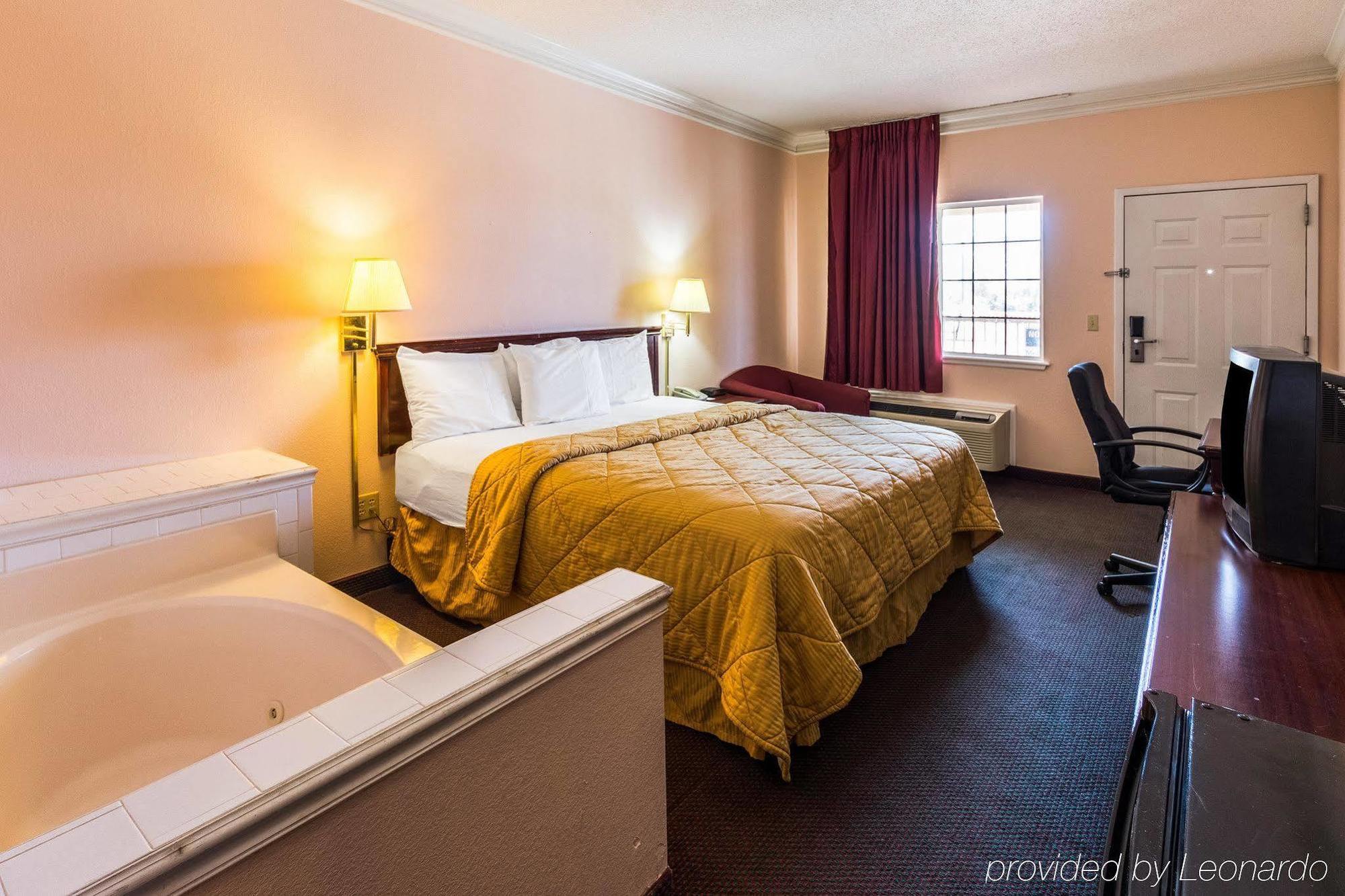 Rodeway Inn Stephenville Ngoại thất bức ảnh