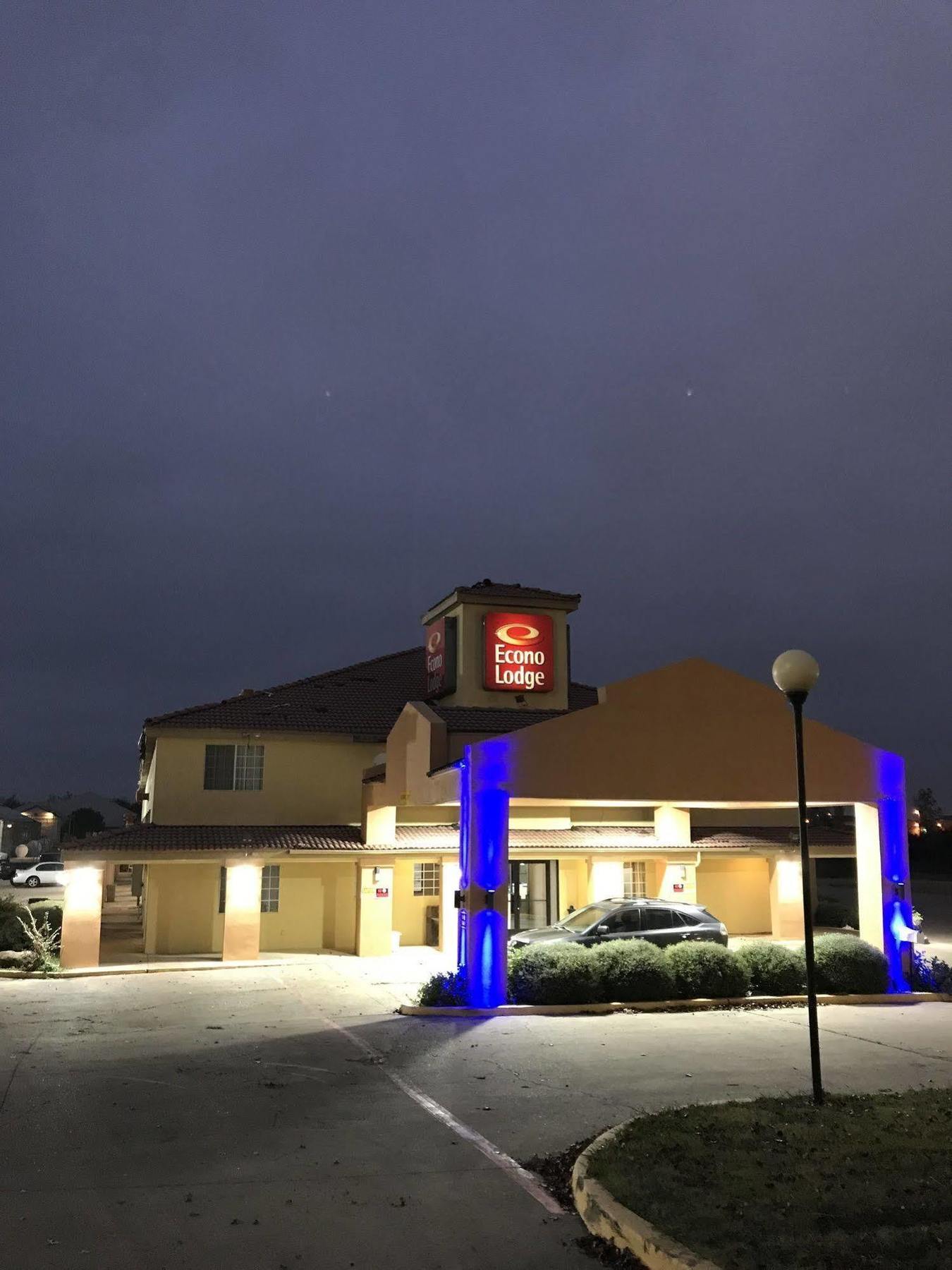 Rodeway Inn Stephenville Ngoại thất bức ảnh